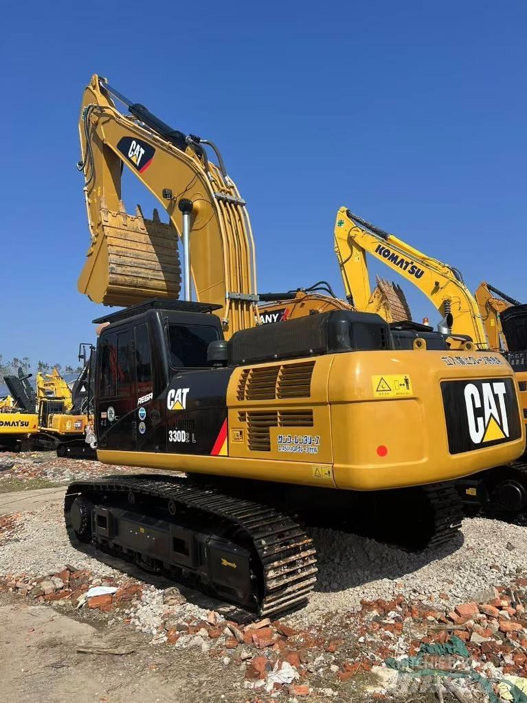 CAT 330 D حفارات زحافة