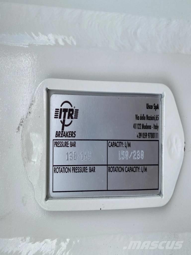  ITR UNH137 مطارق / كسارات