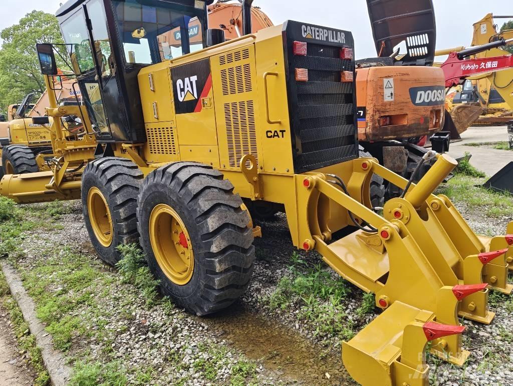 CAT 120 H معدات تمهيد الطرق