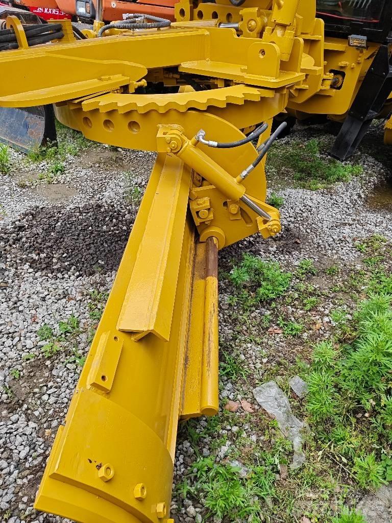 CAT 120 H معدات تمهيد الطرق