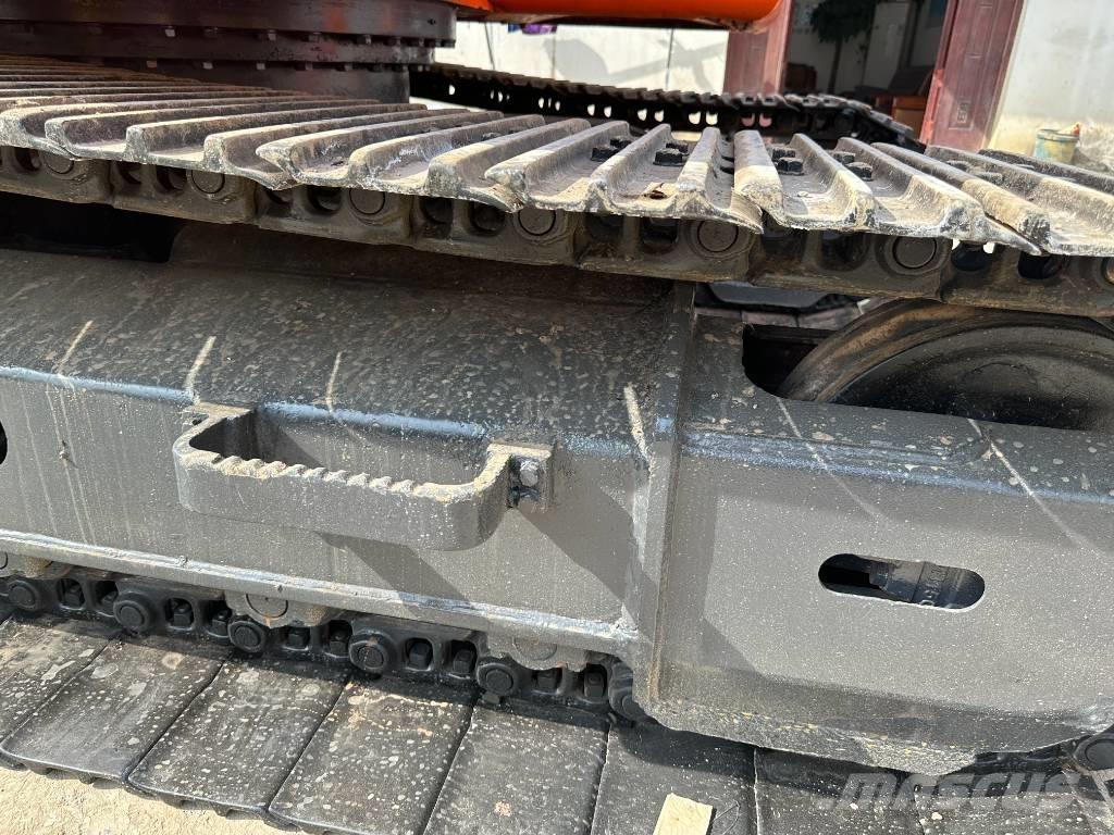 Doosan DX160LC حفارات زحافة