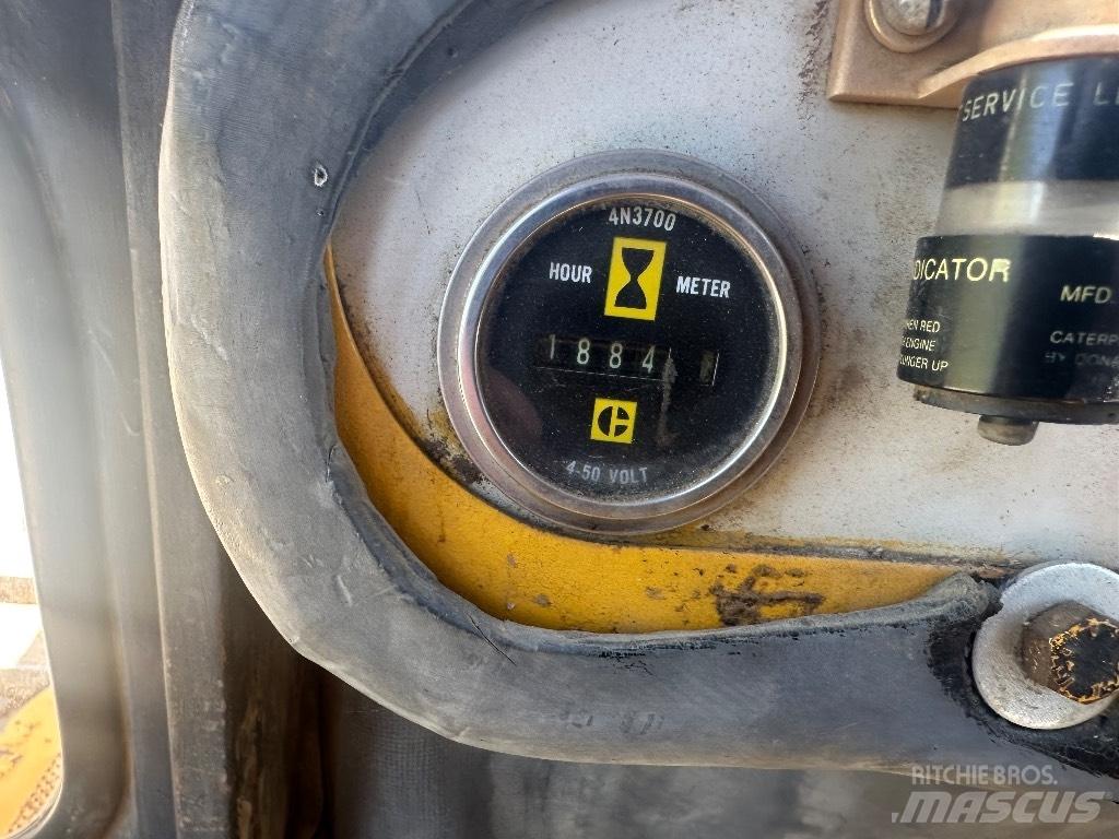 CAT D4d الجرارات