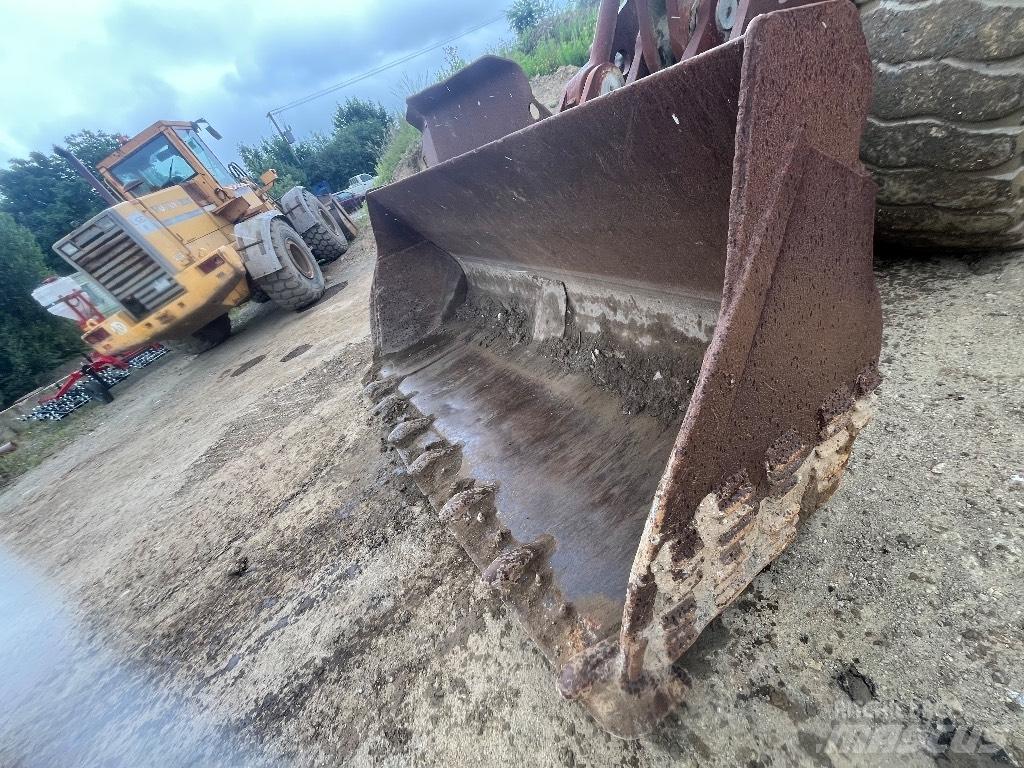 Volvo L150c لوادر بعجل