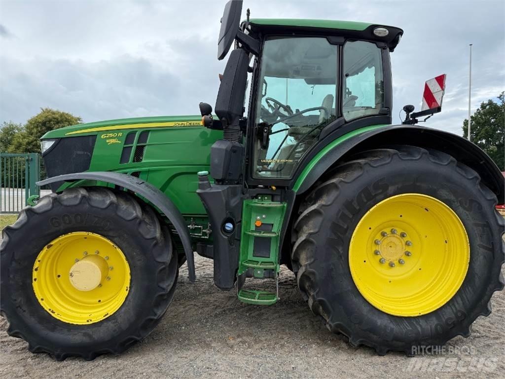 John Deere 6250R ماكينات زراعية أخرى