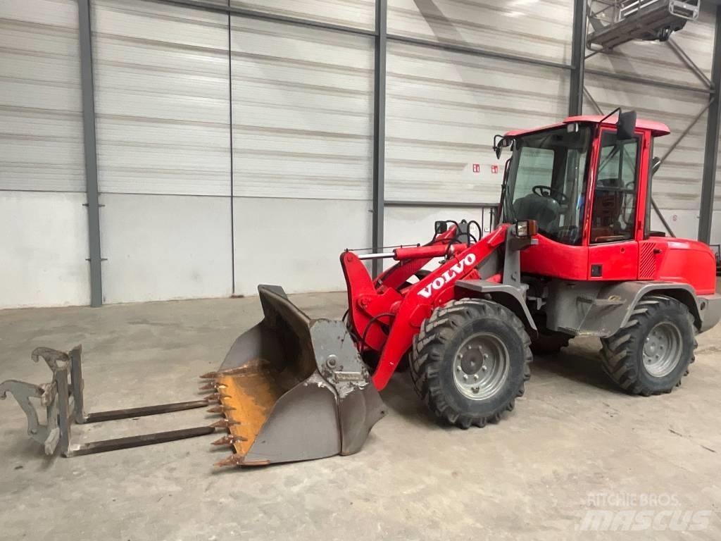 Volvo L 30 G لوادر بعجل