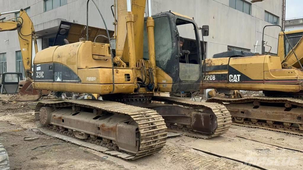 CAT 320 C L حفارات زحافة