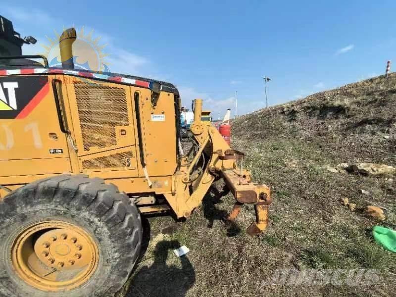 CAT 140 M معدات تمهيد الطرق