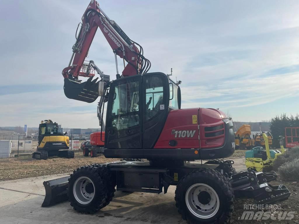 Yanmar B110W حفارات بعجل