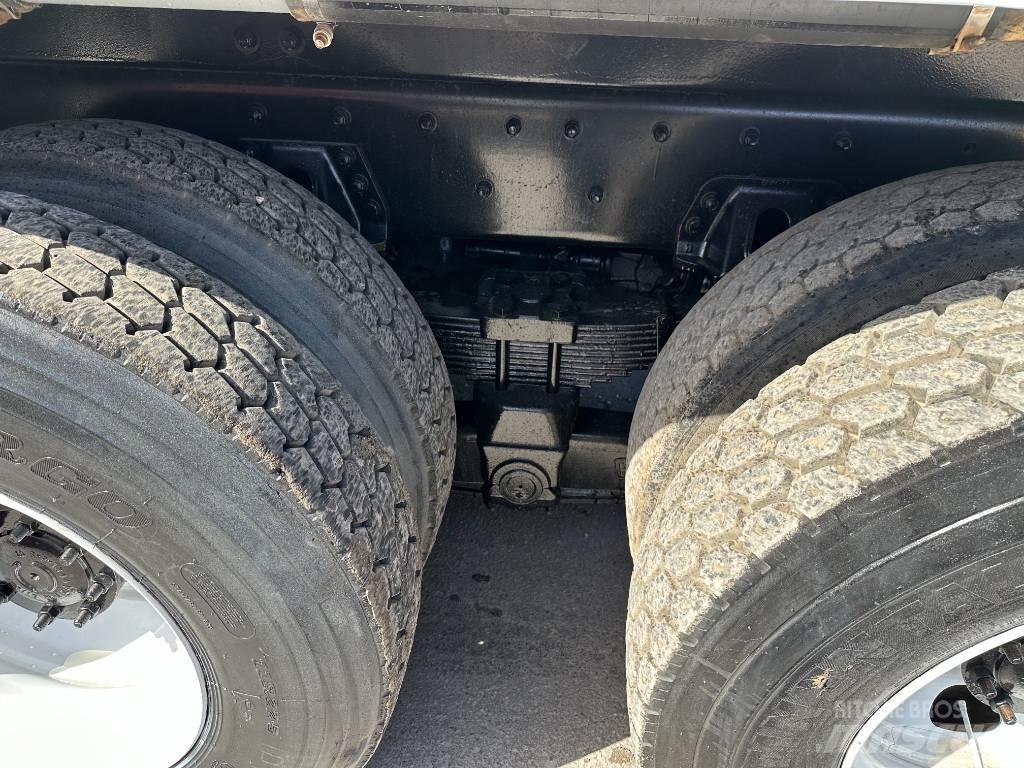Sterling L 7500 شاحنات مزدوجة / خلخلة