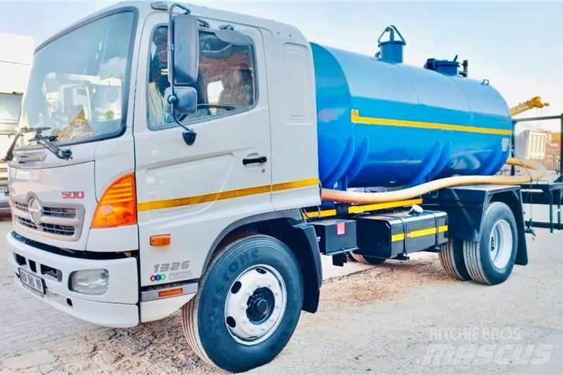 Hino 500 1326 شاحنات أخرى