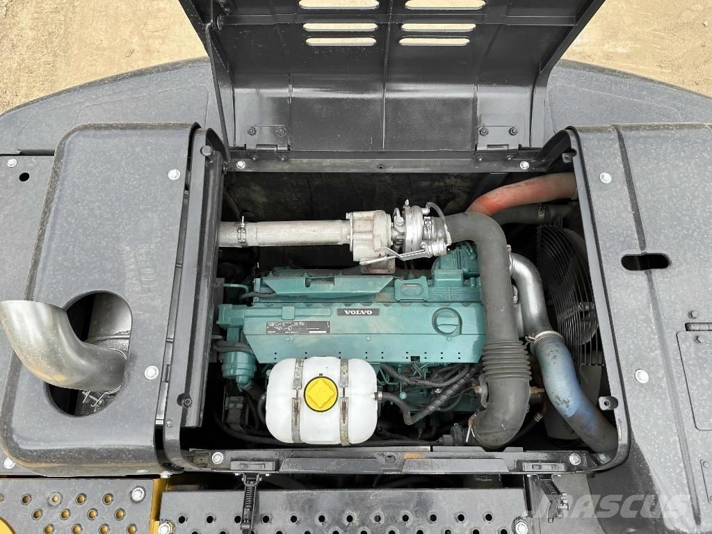 Volvo EC210D حفارات زحافة