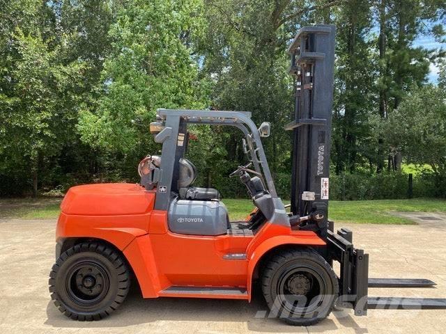 Toyota 7FGU70 شاحنات ذات رافعات شوكية - أخرى