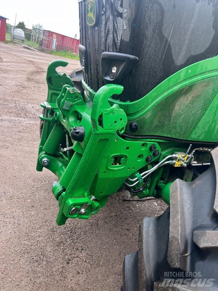John Deere 6175 M الجرارات
