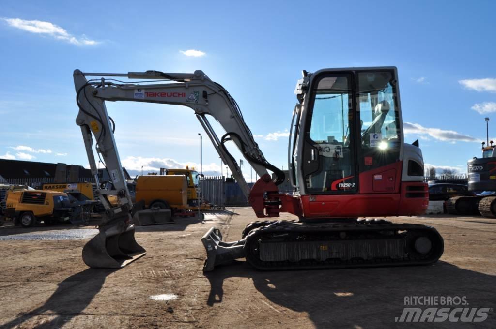 Takeuchi TB 250-2 حفارات صغيرة أقل من 7 طن (حفارات صغيرة)