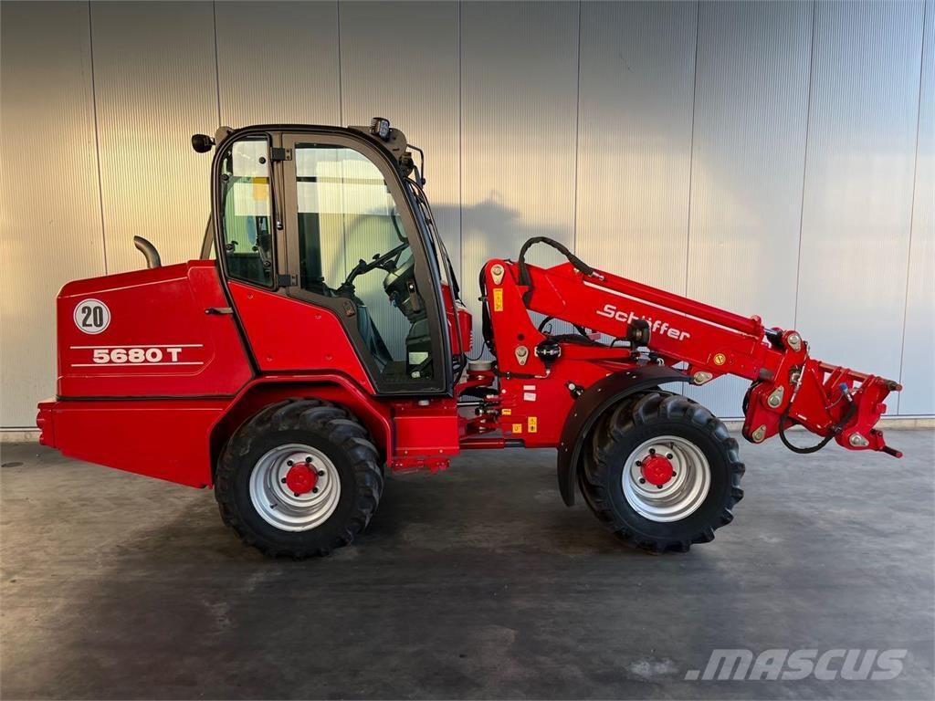Schäffer 5680 T لوادر بعجل