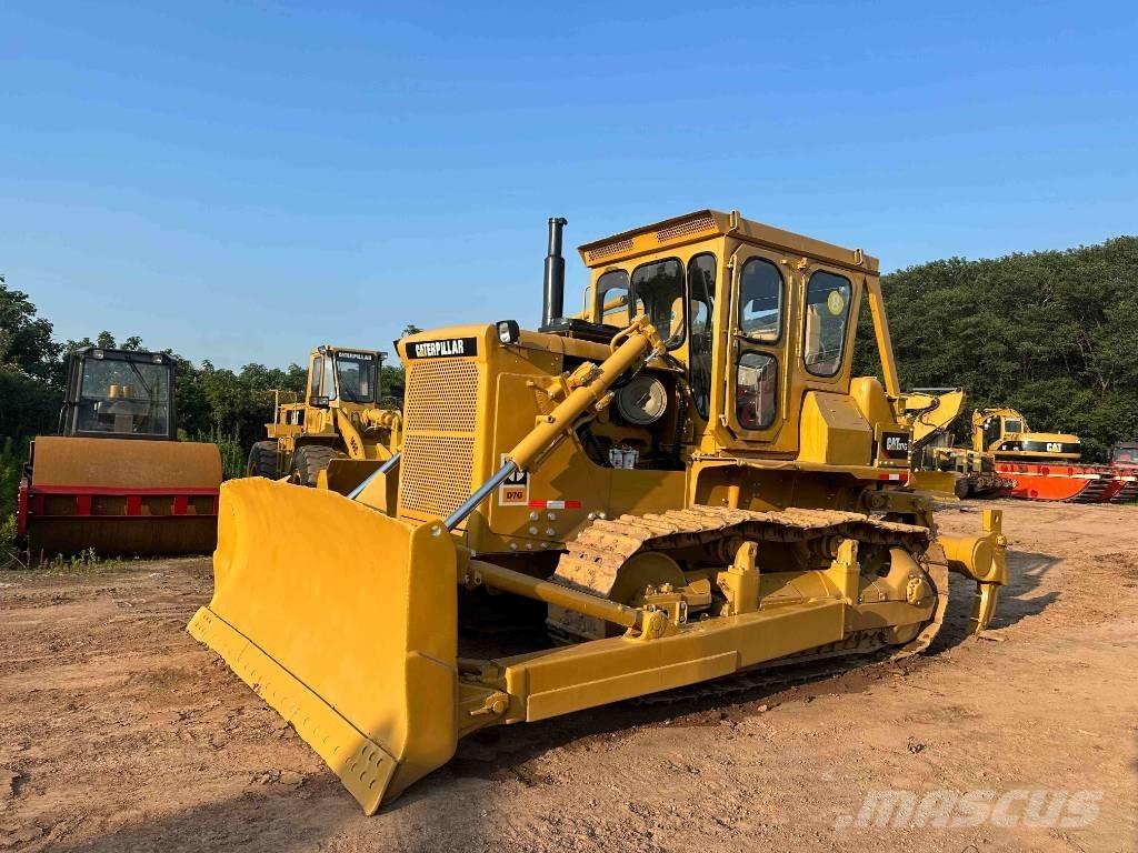 CAT D7G بلدوزرات مجنزرة