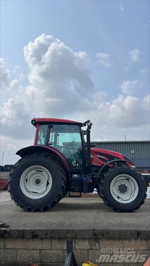 Valtra A 115 MH4 الجرارات