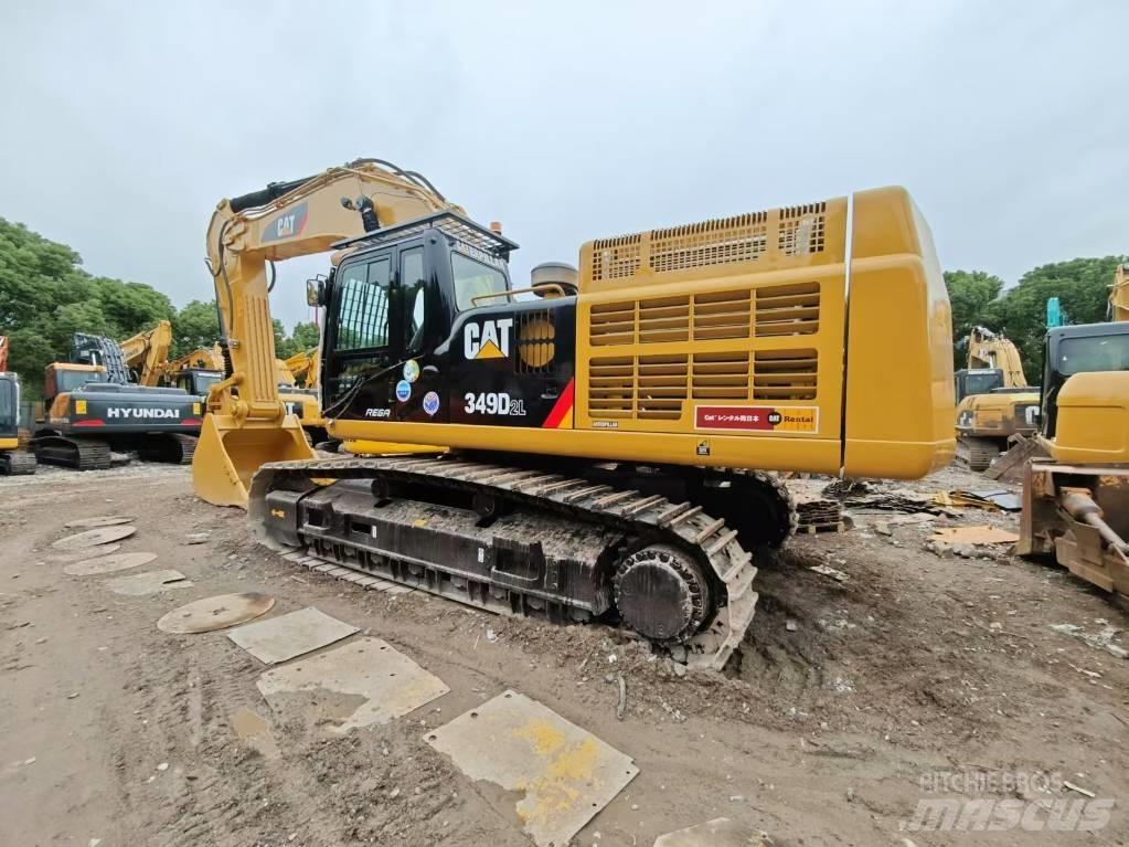 CAT 349 D L حفارات زحافة