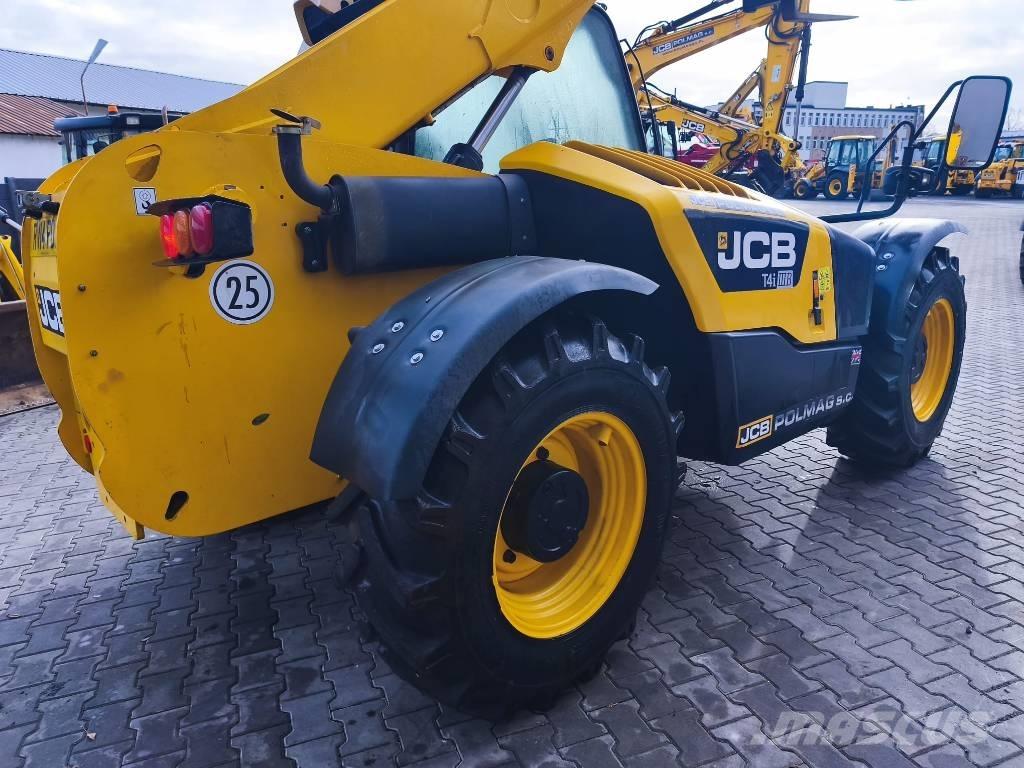 JCB 531-70 مناولات متداخلة
