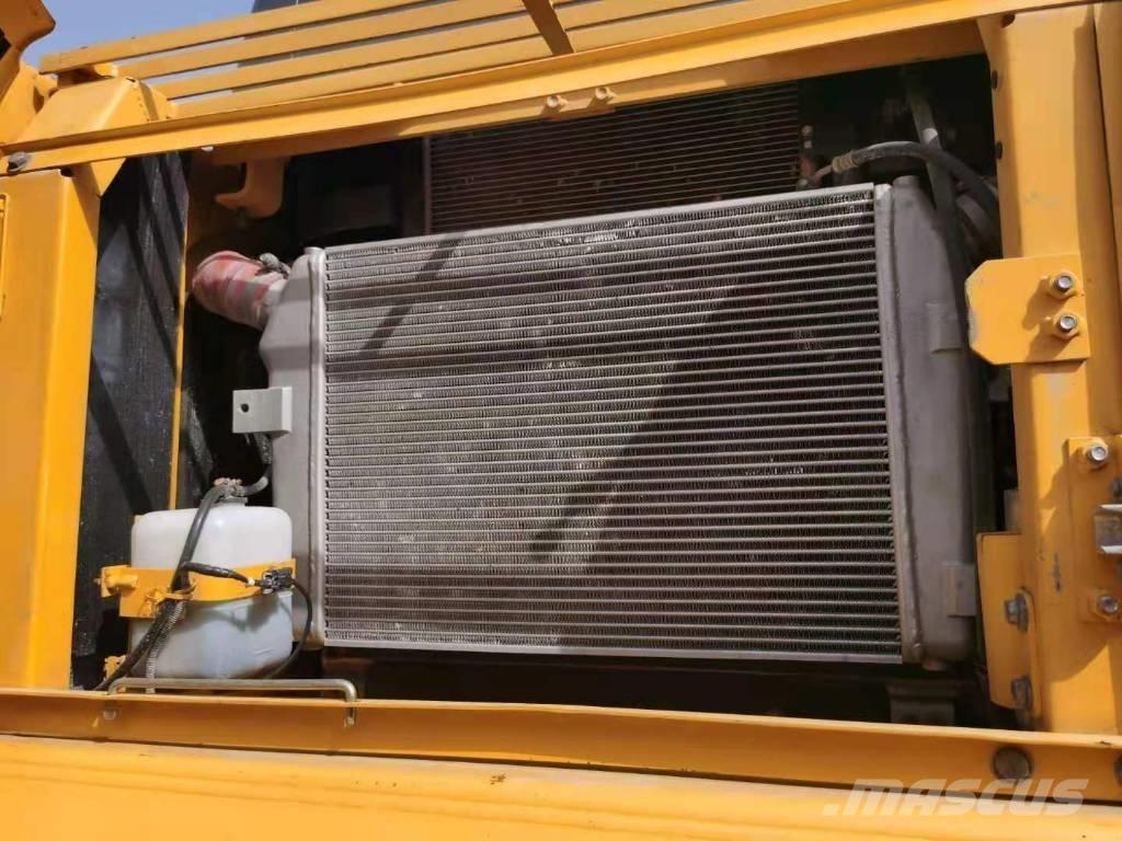 Komatsu PC360-7 حفارات زحافة