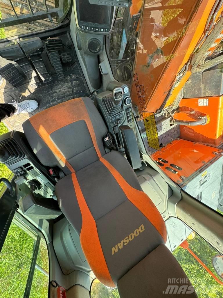 Doosan DX 140 LCR حفارات زحافة