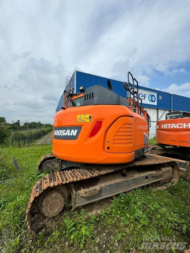 Doosan DX 140 LCR حفارات زحافة