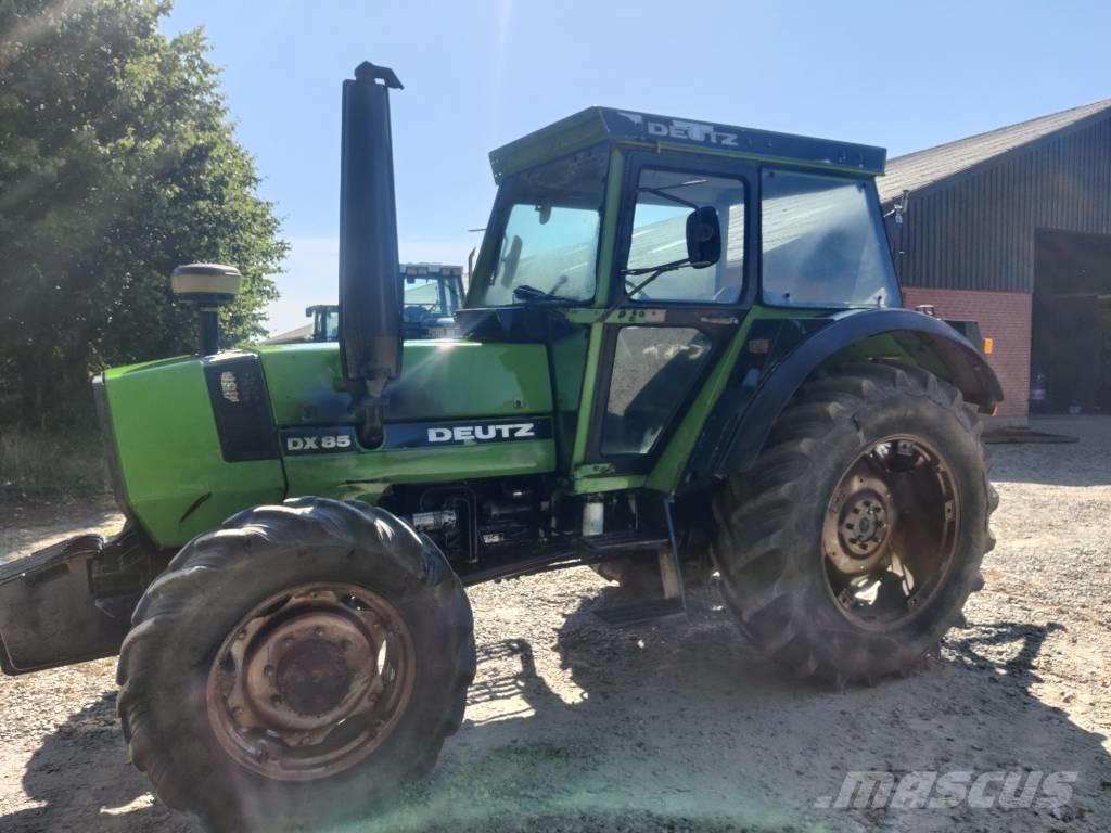 Deutz DX 85 ALLRAD الجرارات