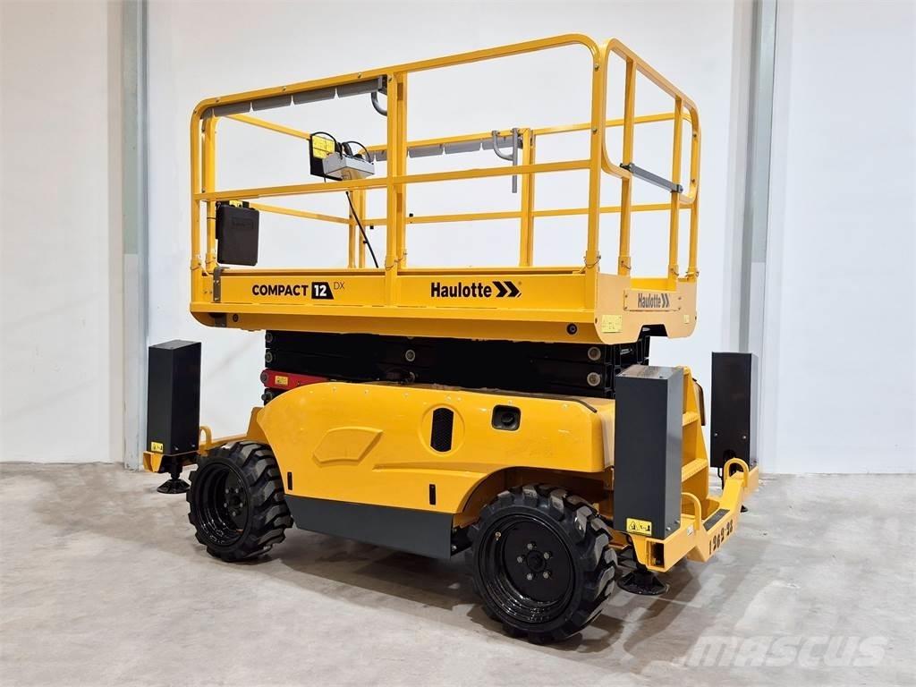 Haulotte C12DX رافعات مقصية الشكل