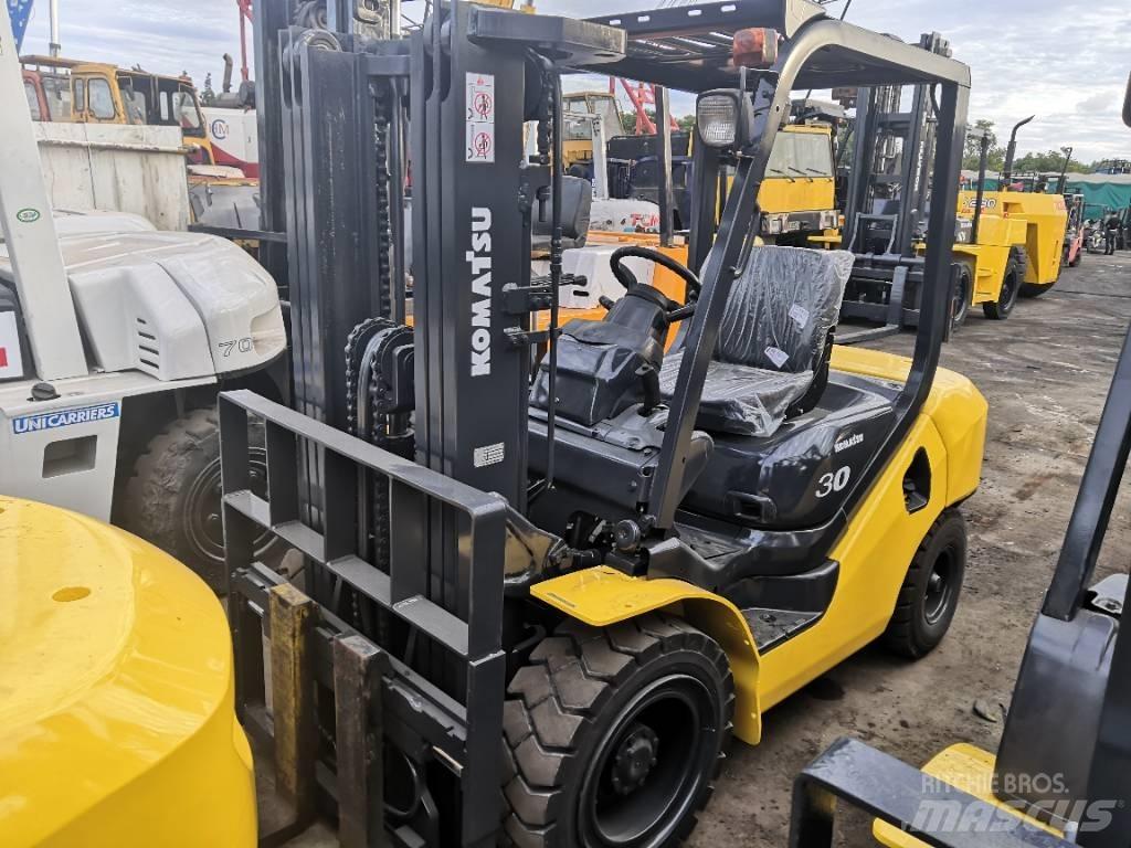 Komatsu 3 شاحنات الديزل