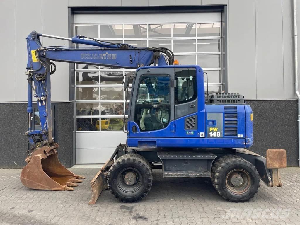 Komatsu PW148-8 حفارات بعجل