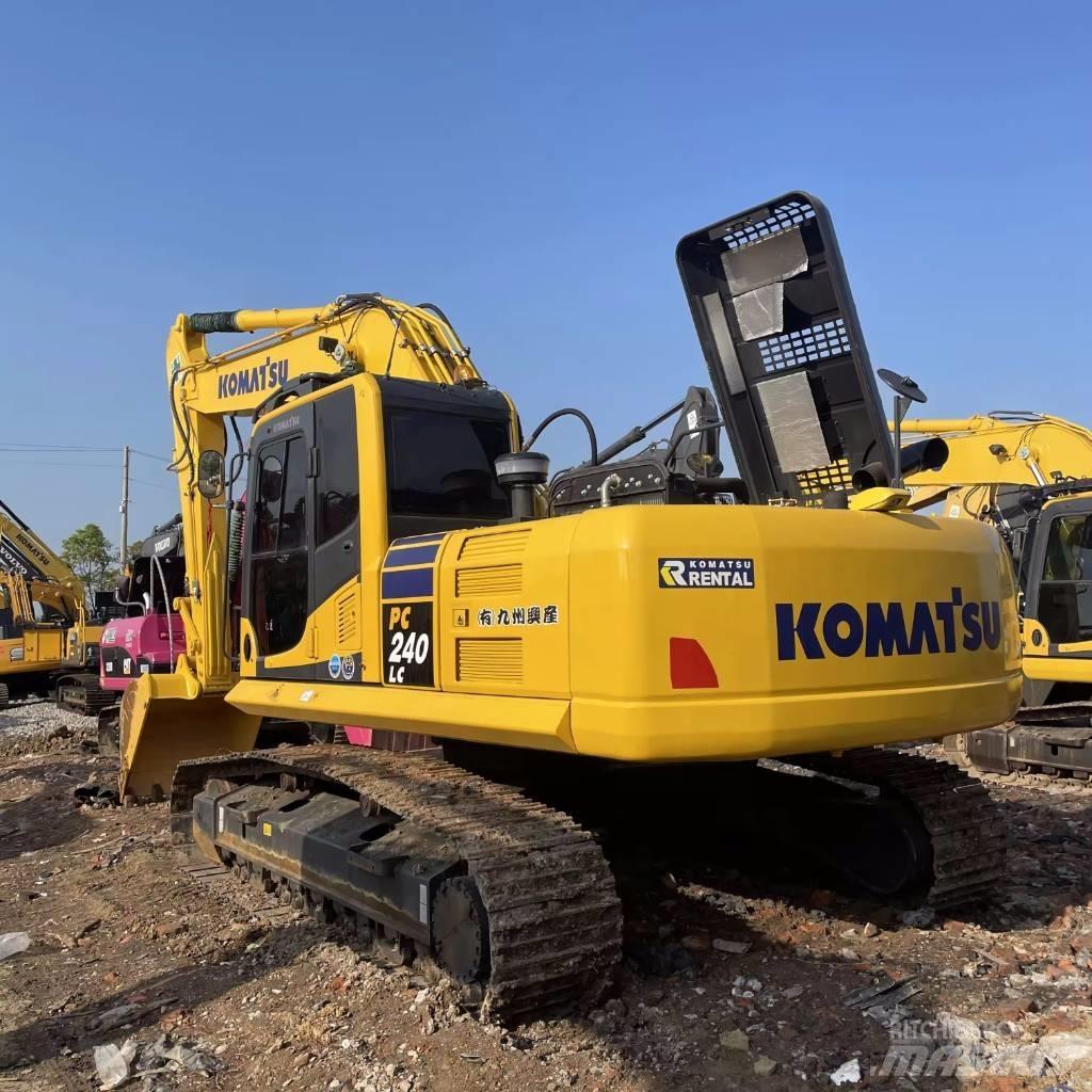 Komatsu PC 240 LC-8 حفارات زحافة