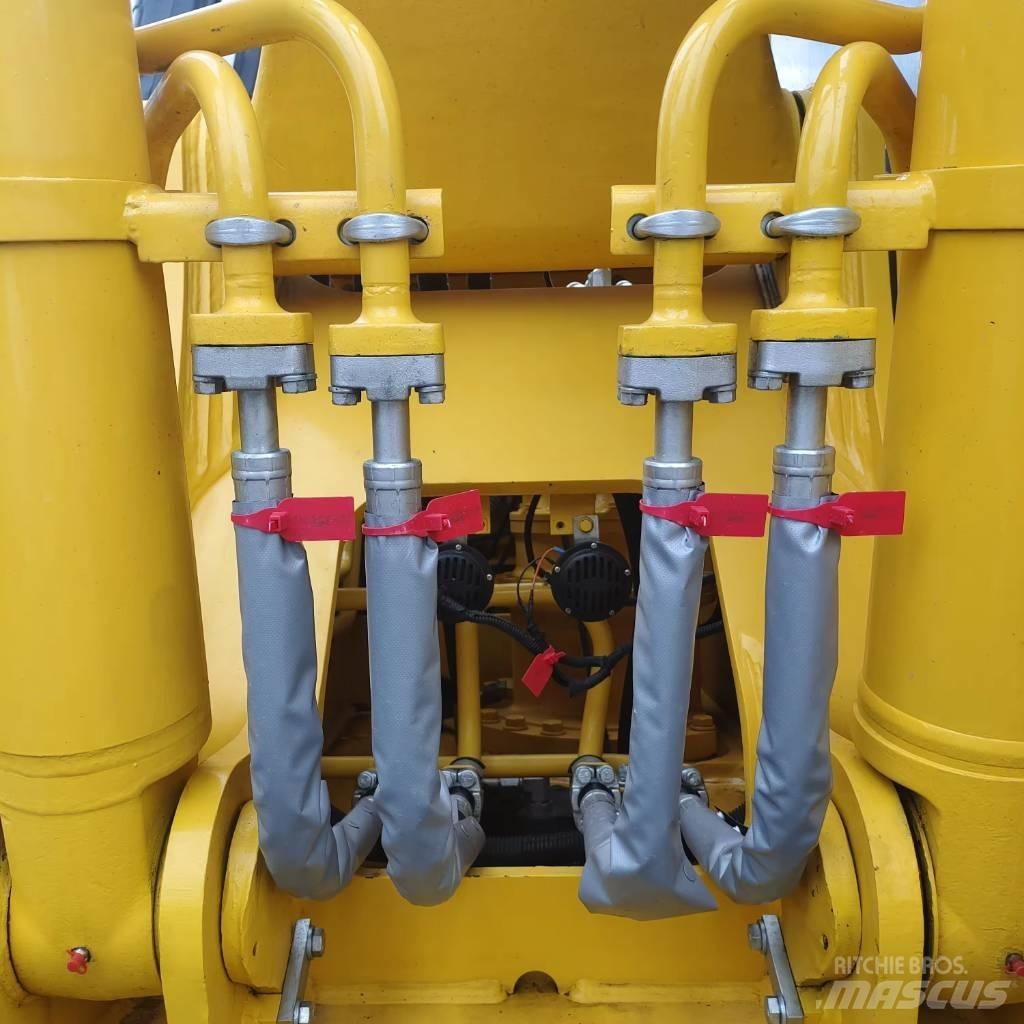 Komatsu PC 240 LC-8 حفارات زحافة