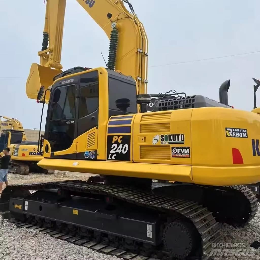 Komatsu PC 240 LC-8 حفارات زحافة