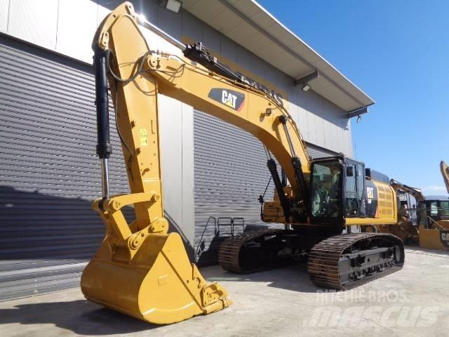 CAT 352 F حفارات زحافة