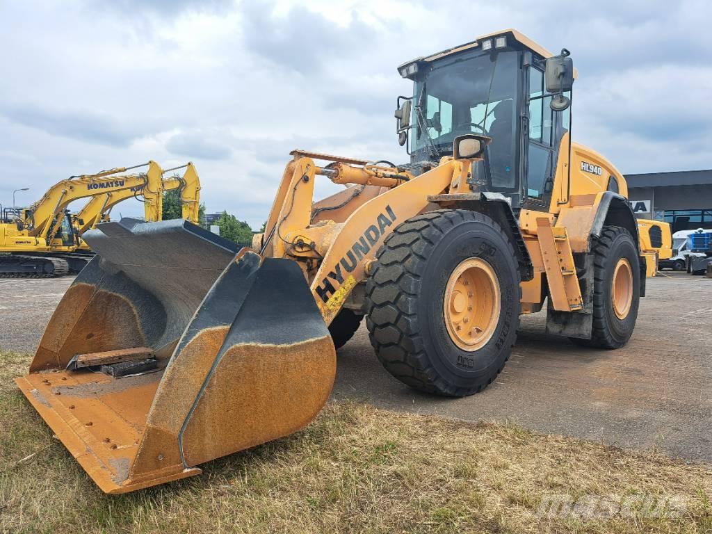 Hyundai HL 940 لوادر بعجل
