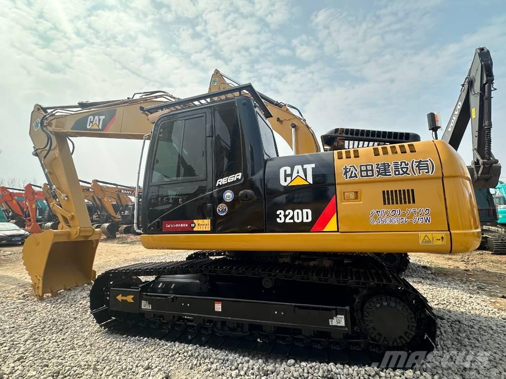 CAT 320D2 حفارات زحافة