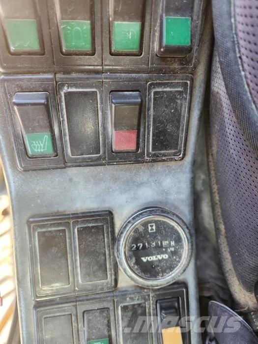 Volvo EC 290 B حفارات زحافة