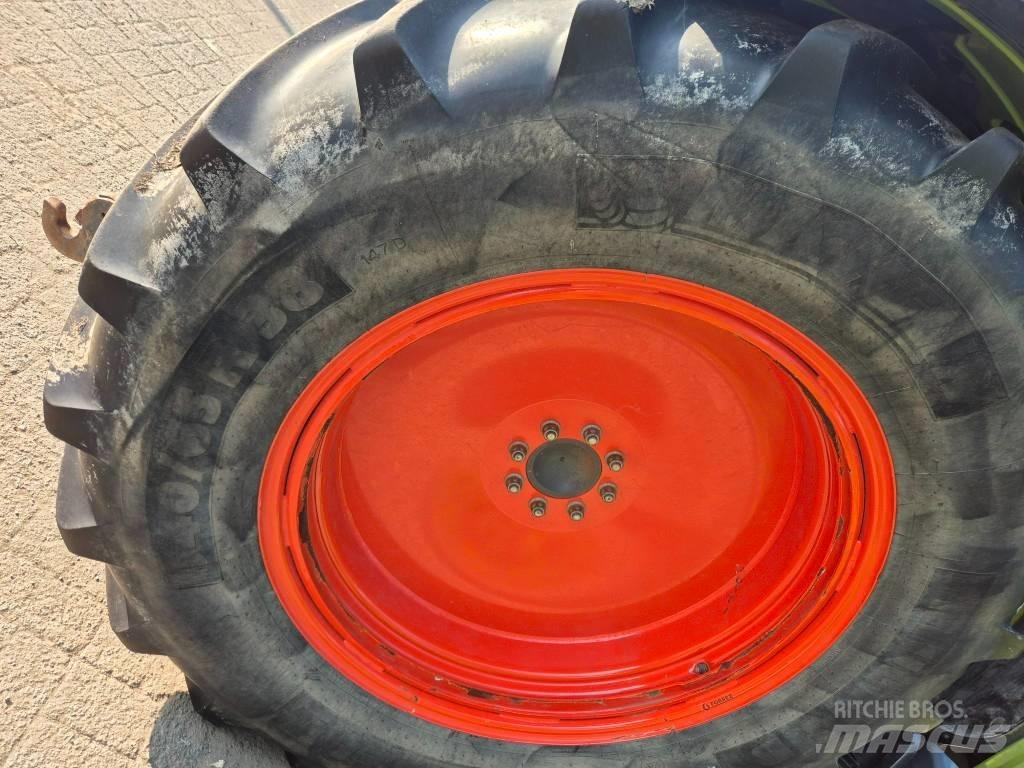 CLAAS Axos 340 الجرارات