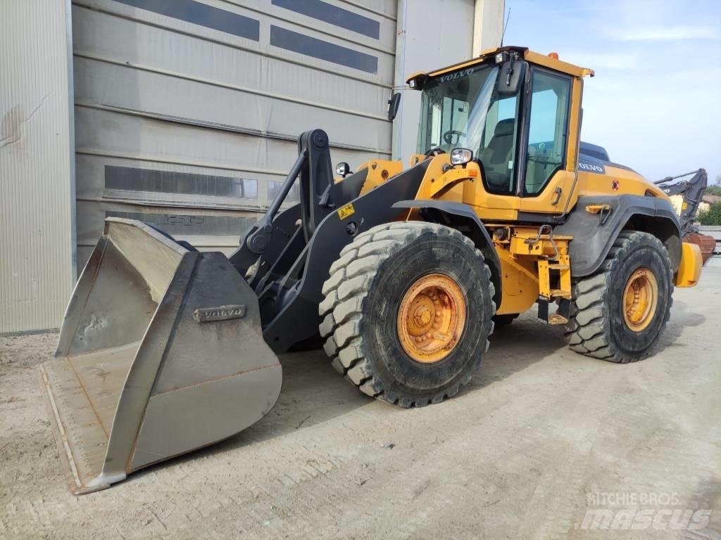 Volvo L 110 H لوادر بعجل
