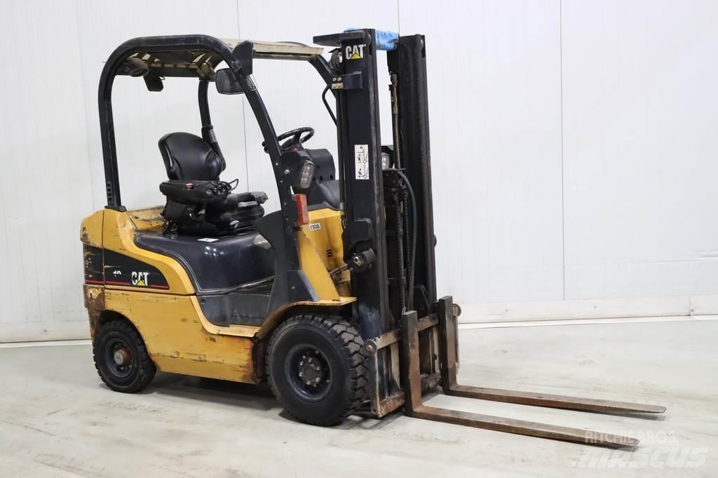 CAT DP18N شاحنات الديزل