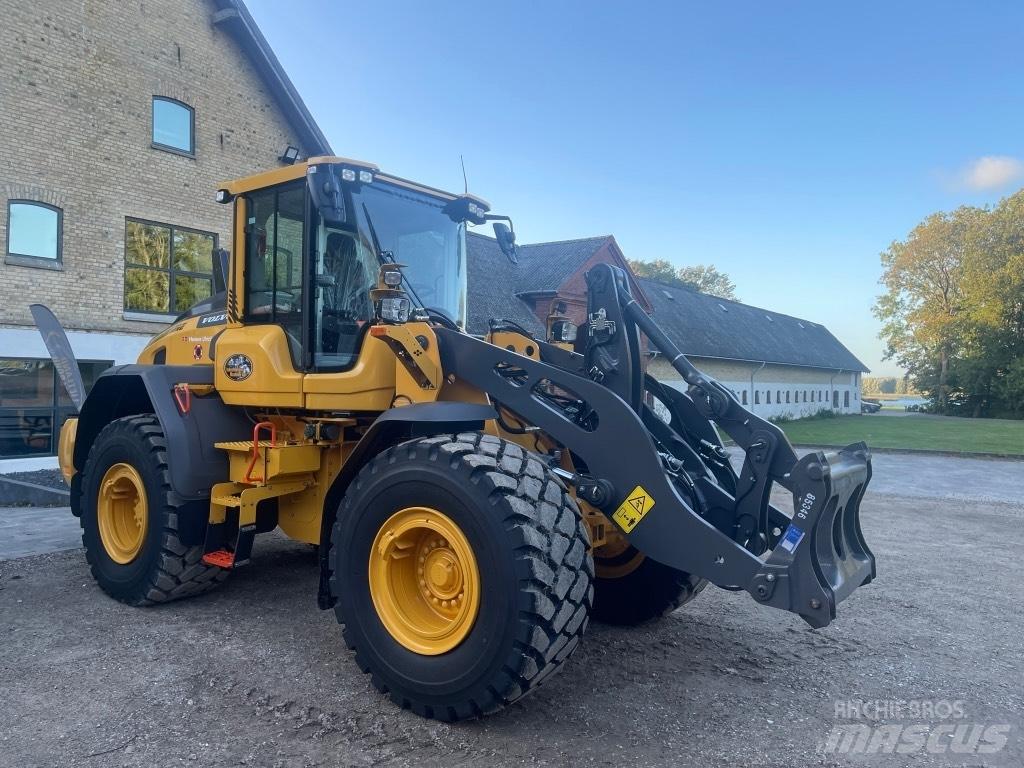 Volvo L 90 H لوادر بعجل