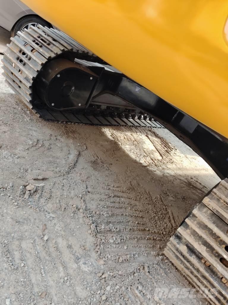 CAT 330 D حفارات زحافة