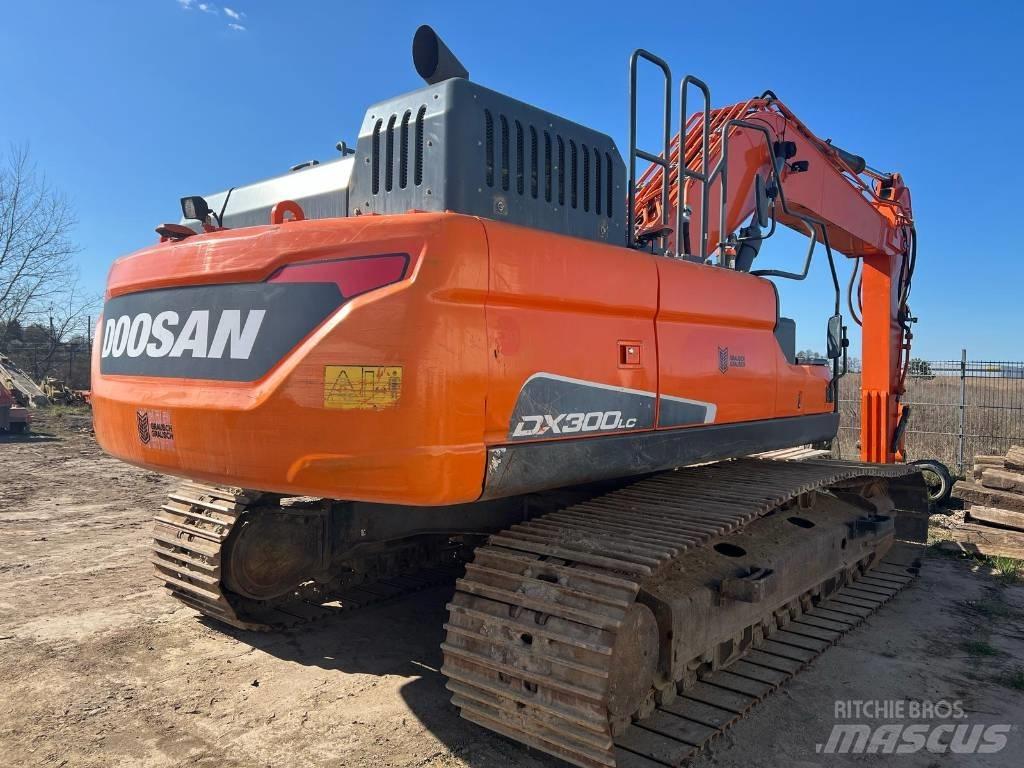 Doosan DX 300 LC-5 حفارات زحافة
