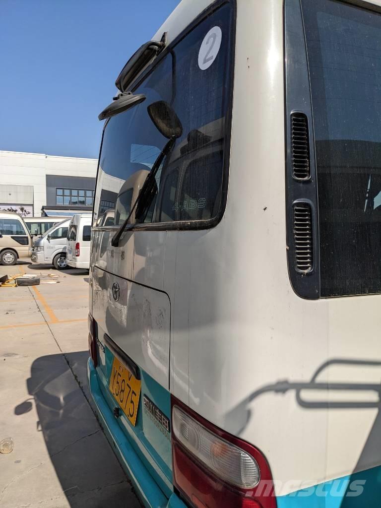 Toyota Coaster Bus حافلة صغيرة