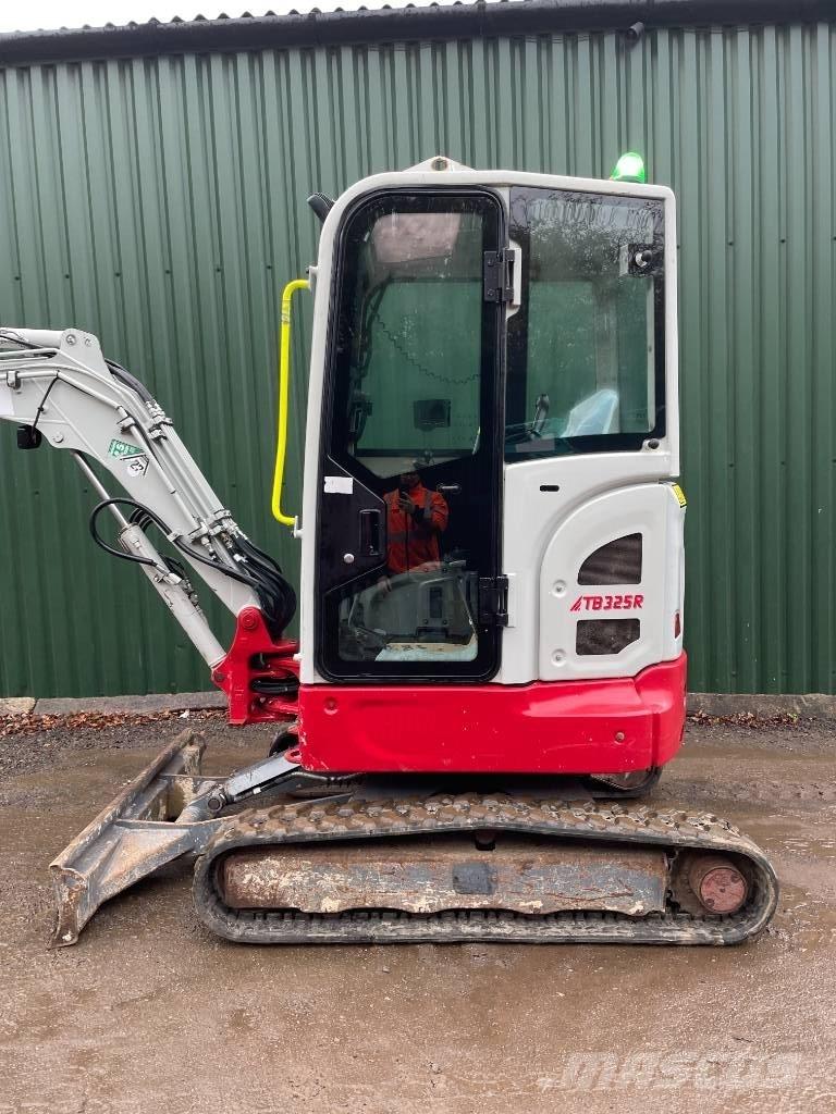 Takeuchi TB 325 R حفارات صغيرة أقل من 7 طن (حفارات صغيرة)