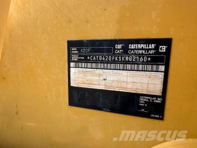 CAT 420 F لوادر ذات جرافات عكسية