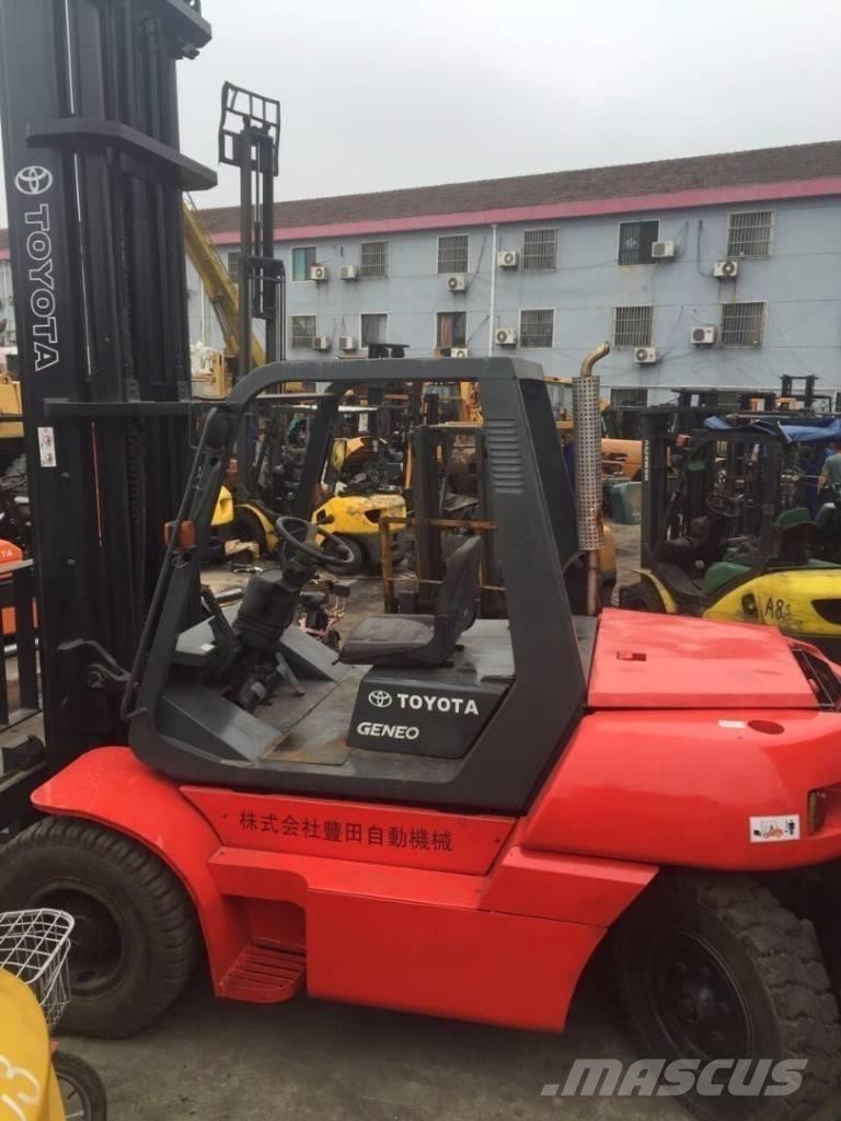 Toyota 8 Ton شاحنات الديزل