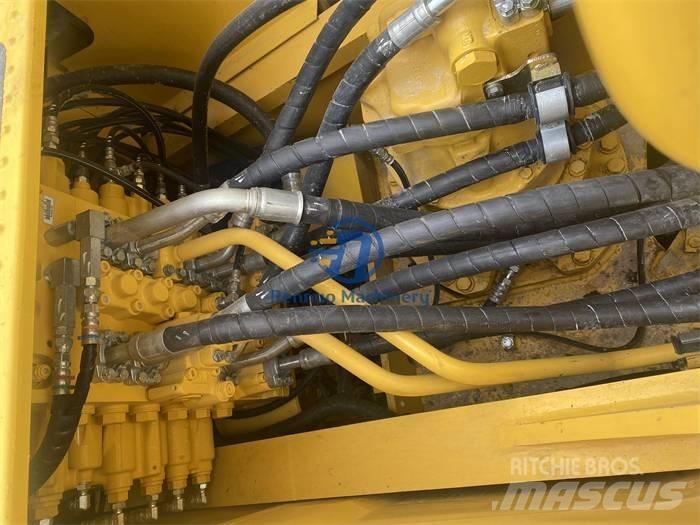 Komatsu PC 240 -8 حفارات زحافة
