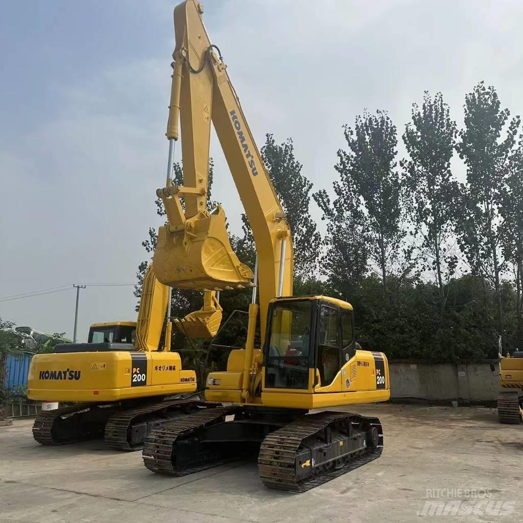 Komatsu PC 200-7 حفارات زحافة