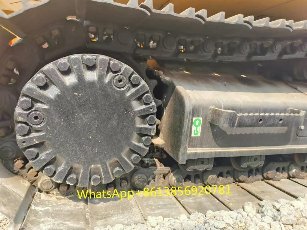 CAT 320 حفارات زحافة